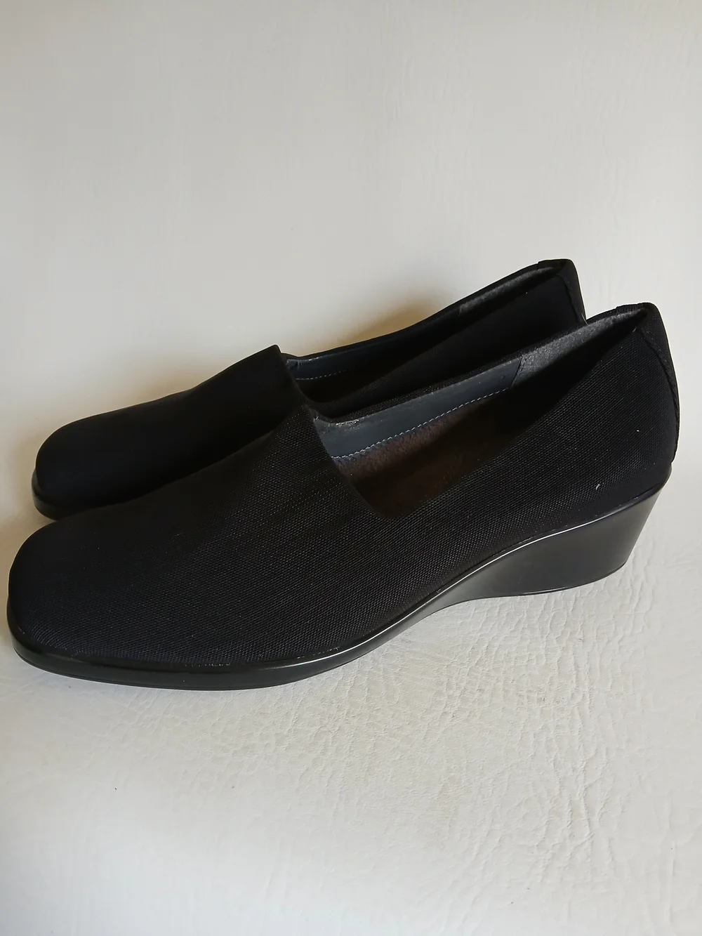 AEROSOLES Black Slip-On Wedge Loafers Microfabric Sz8M